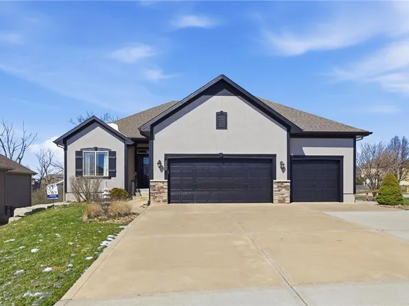 2400 SW River Spring Rd, Lees Summit, MO 64082