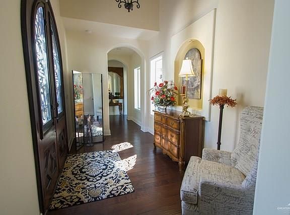 2nd image of 3401 San Diego
