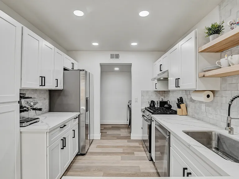 7987 Dorinda Ave — Photo 16
