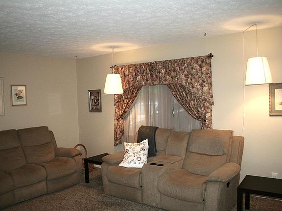 3rd image of 5820 Lake Michigan Dr