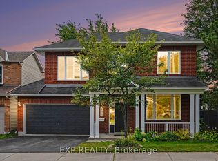 203 Harbour View St, Ottawa, ON K2G7B2