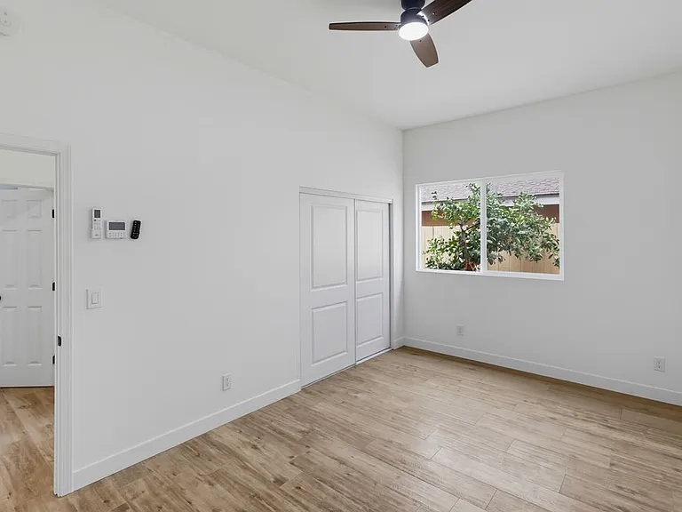 556 F St — Photo 20