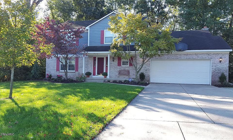 1st image of 711 W Woodmeade Ct SE