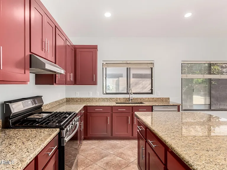 1625 E Montoya Ln — Photo 16