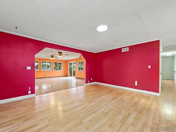 3rd image of 2117 Crandall Dr