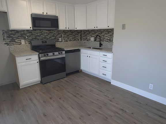 2nd image of 1465 Arthur Dr