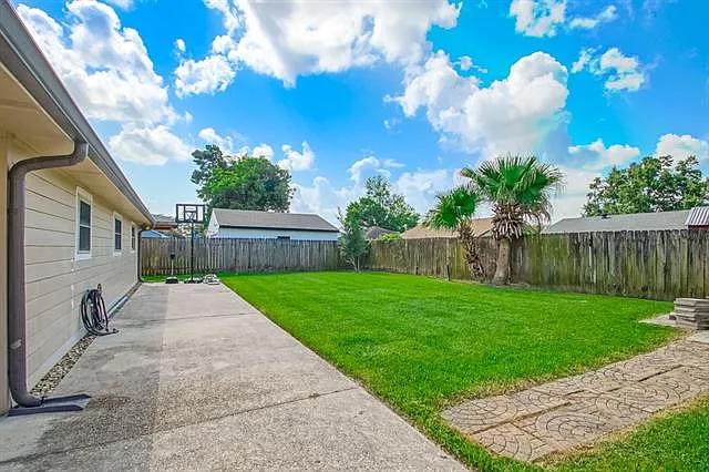 2725 Varnado St — Photo 25