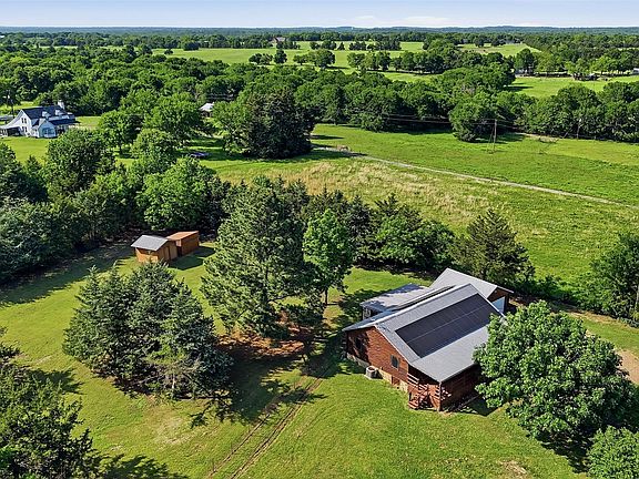 2nd image of 1489 Calf Creek Ln