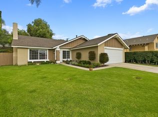 880 Nottingham Dr, Corona, CA 92878