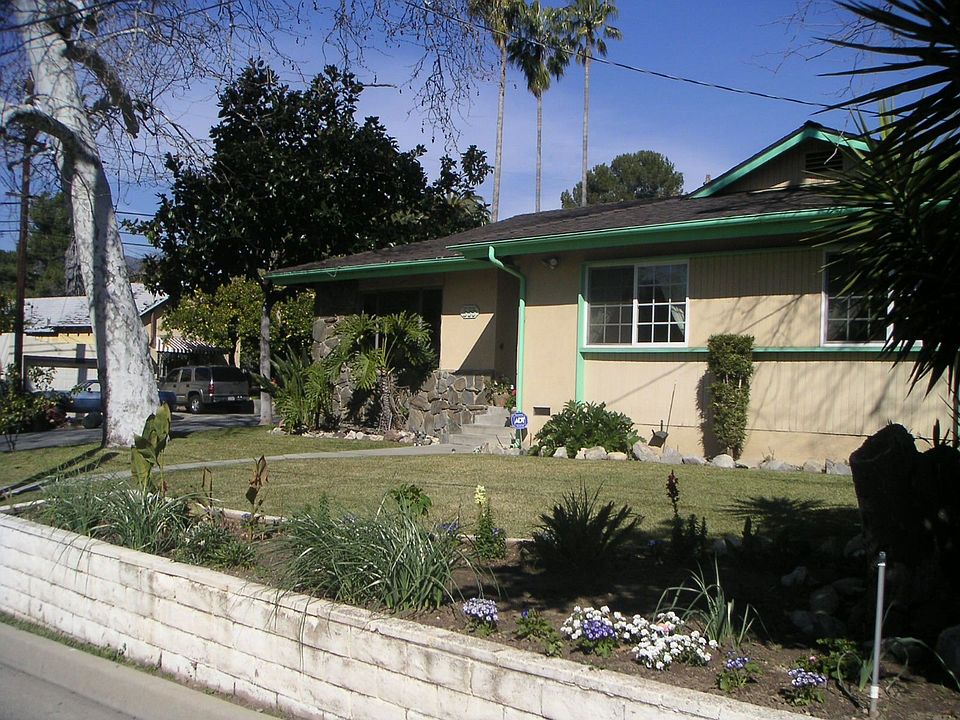 1st image of 335 W Las Flores Dr