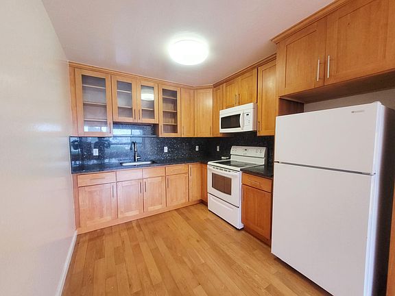 3rd image of 157 S Parkview Ave