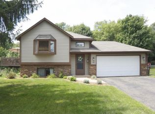 1581 Lakewood Dr N, Maplewood, MN 55119