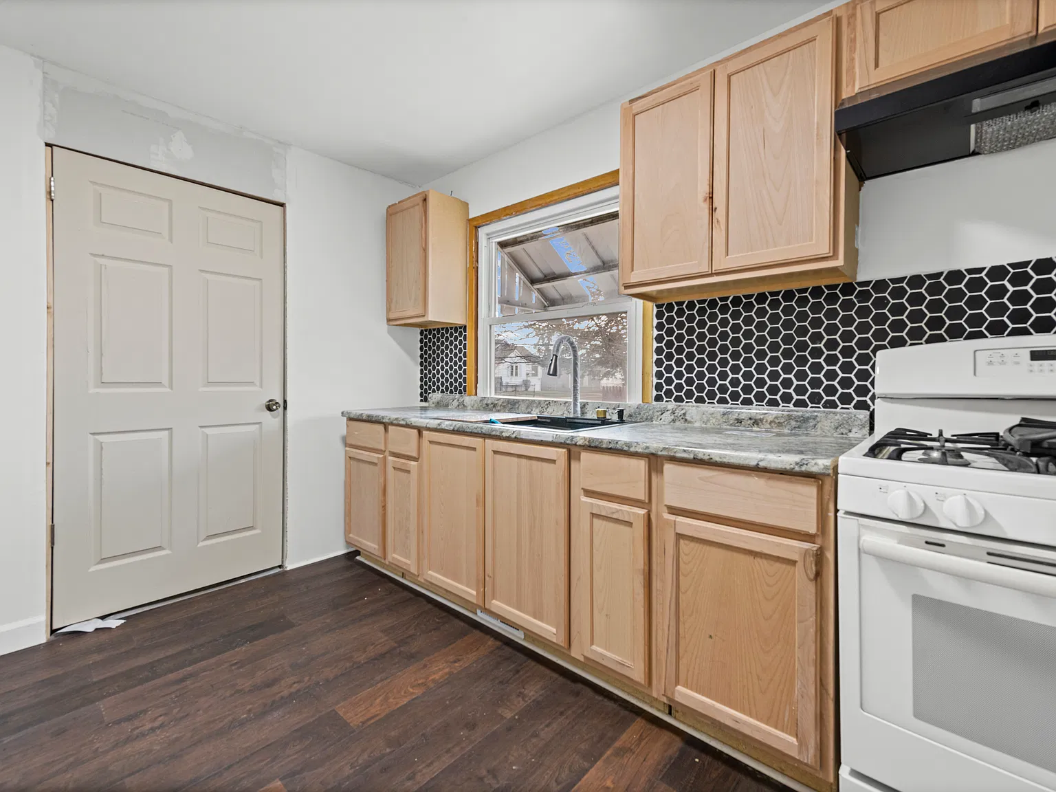 2 bed, 720 sqft, $1,100 — Photo 4