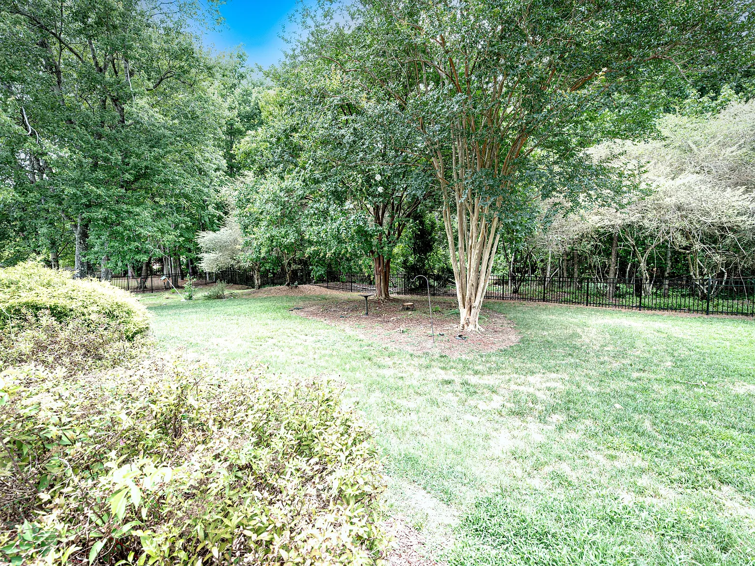 1004 Somerset Court - 1 — Photo 4