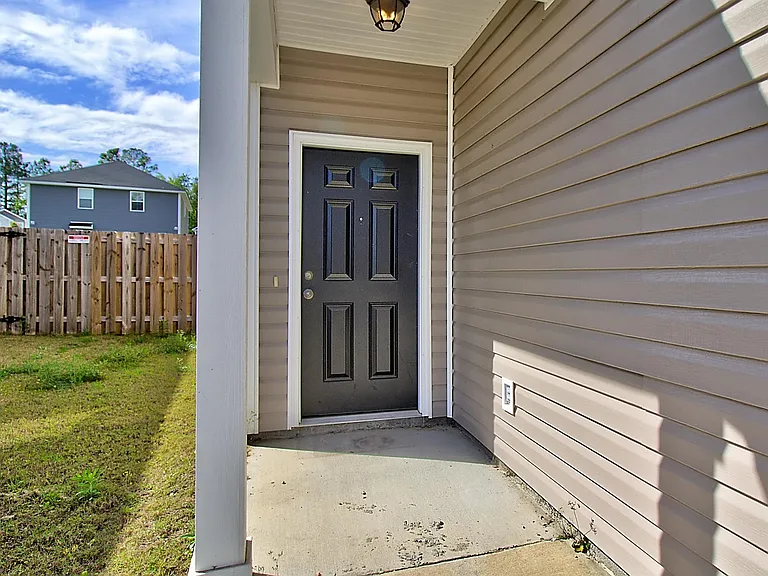 554 Fairview Cir — Photo 3