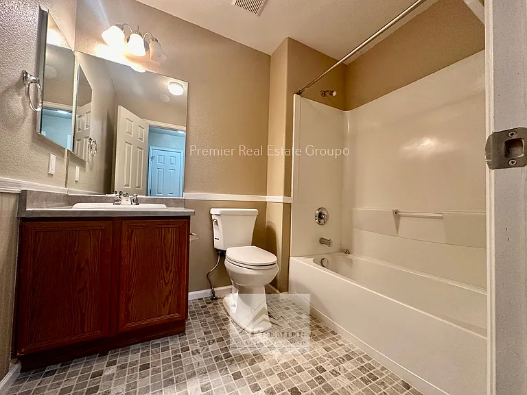 7825 Sandy Springs Point — Photo 11