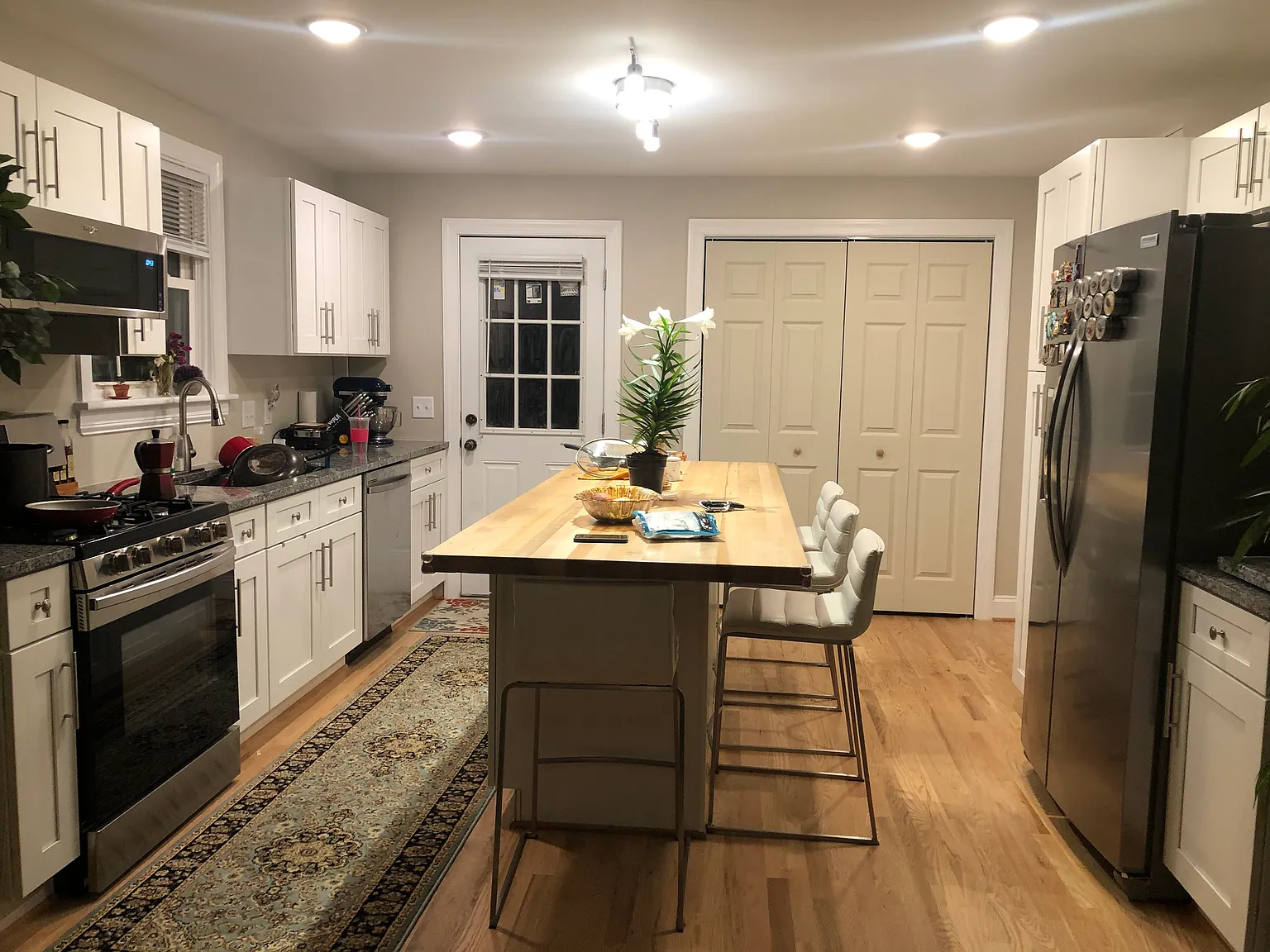 3 bed, 1.5 bath, 1470 sqft, $2,150 — Photo 2