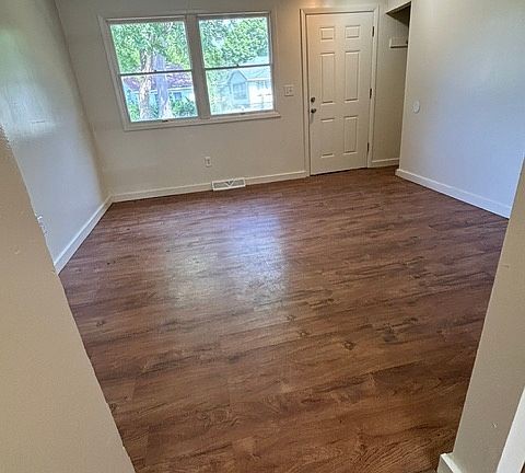 5th image of 633 Jackson Ave