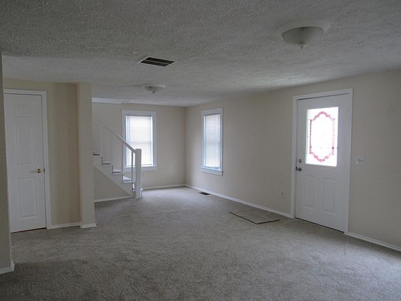 5th image of 2501 N Rosewood Ave