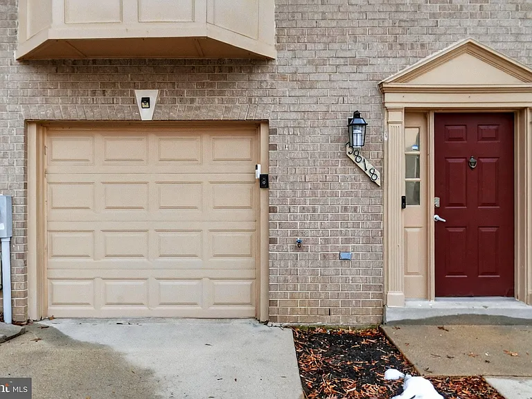 3818 Early Glow Ln — Photo 2