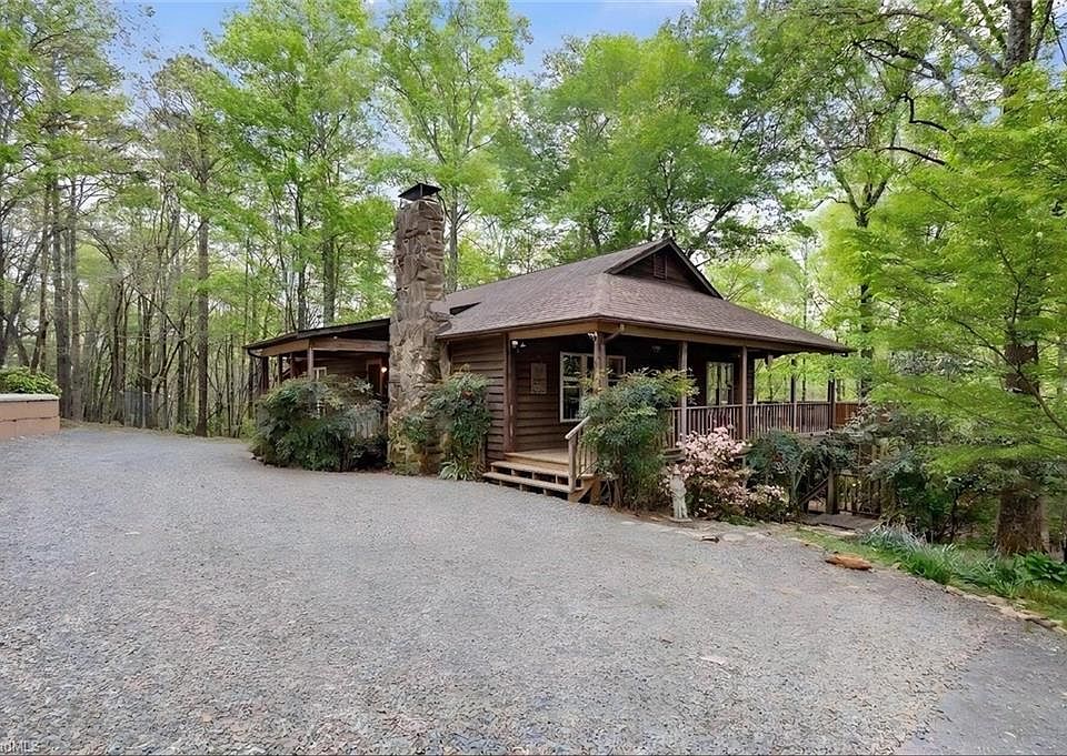 1st image of 227 Baldwin Dr