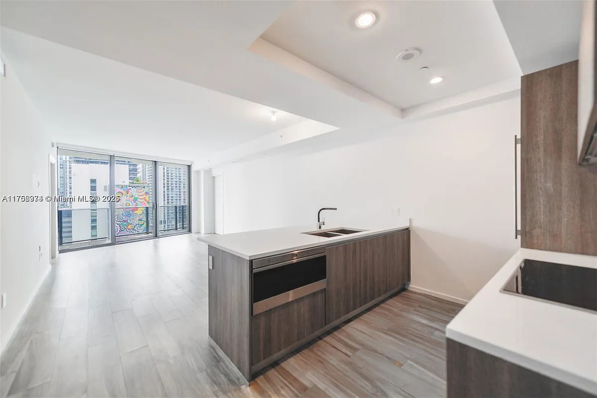 Building Photo - 801 S Miami Ave #1702