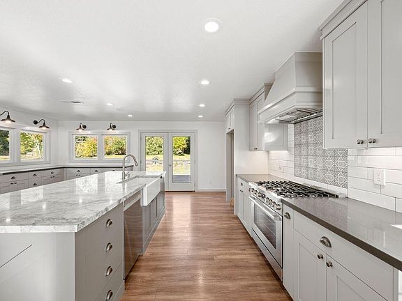 3rd image of 1551 Laguna Road