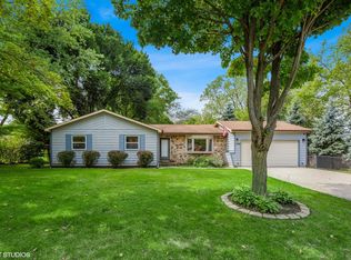 1054 Blackburn St, Gurnee, IL 60031