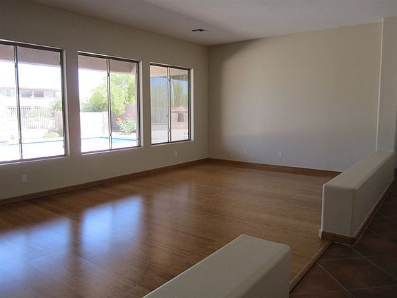 3rd image of 5502 E Calle Del Sol