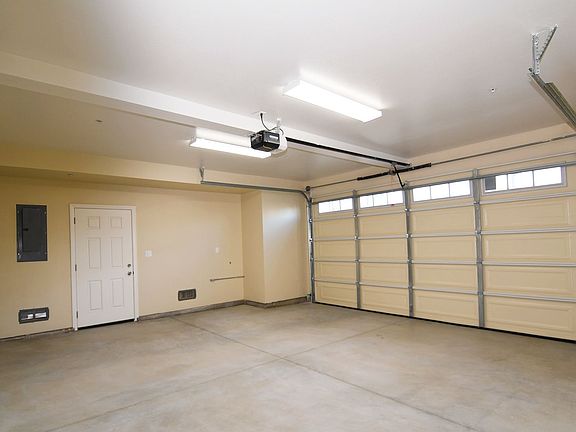 2nd image of 571 Moss St #573-2