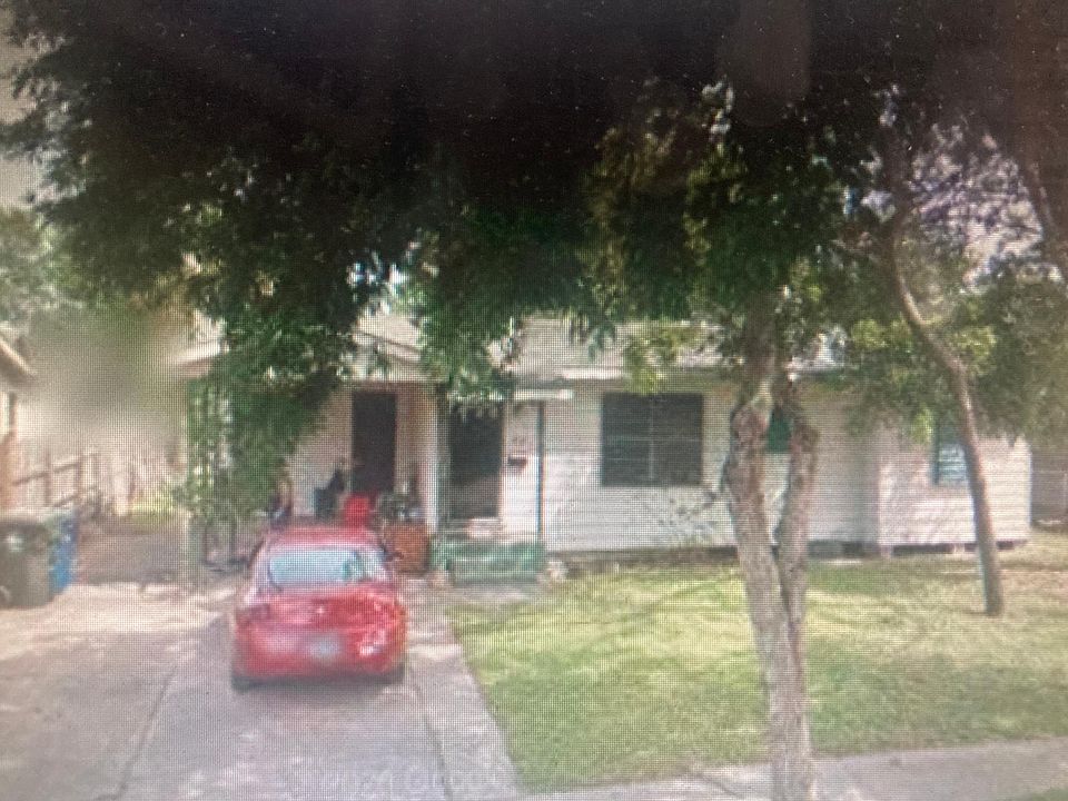 1st image of 1230 Prince Dr