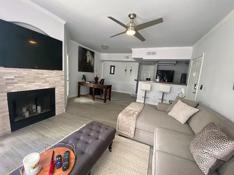 1 bed, 950 sqft, $1,989 — Photo 1