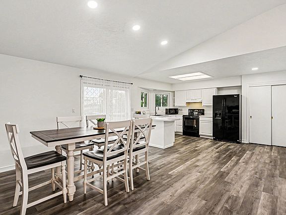 5th image of 5301 W Olympic Cir