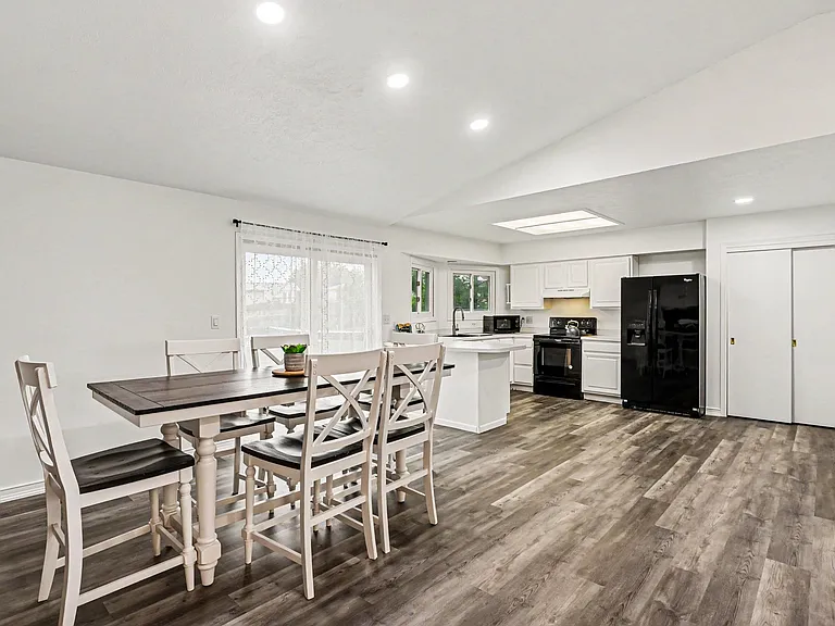 5301 W Olympic Cir — Photo 5