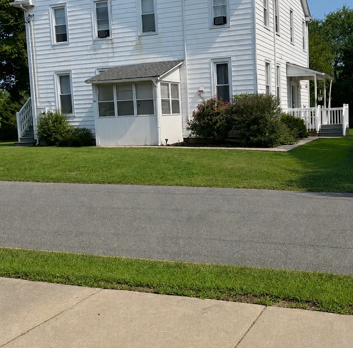 24 Locust Ave — Photo 1