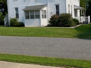 24 Locust Ave APT 2R, Columbus, NJ 08022