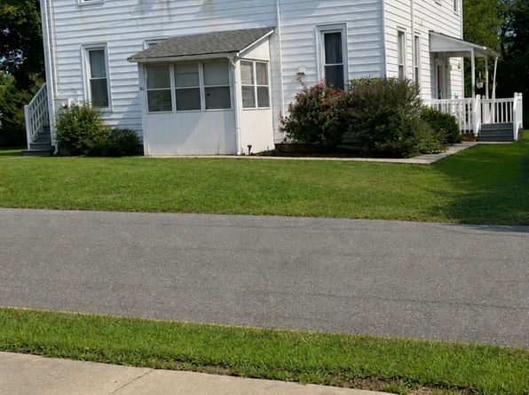 24 Locust Ave APT 2R