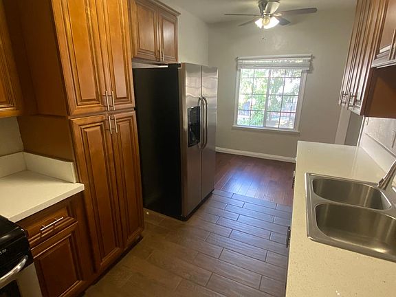 3rd image of 1314 Sutherland St #206