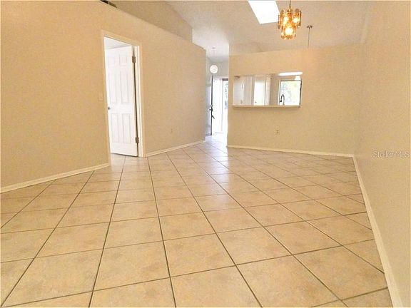 4th image of 9850 Lancewood St