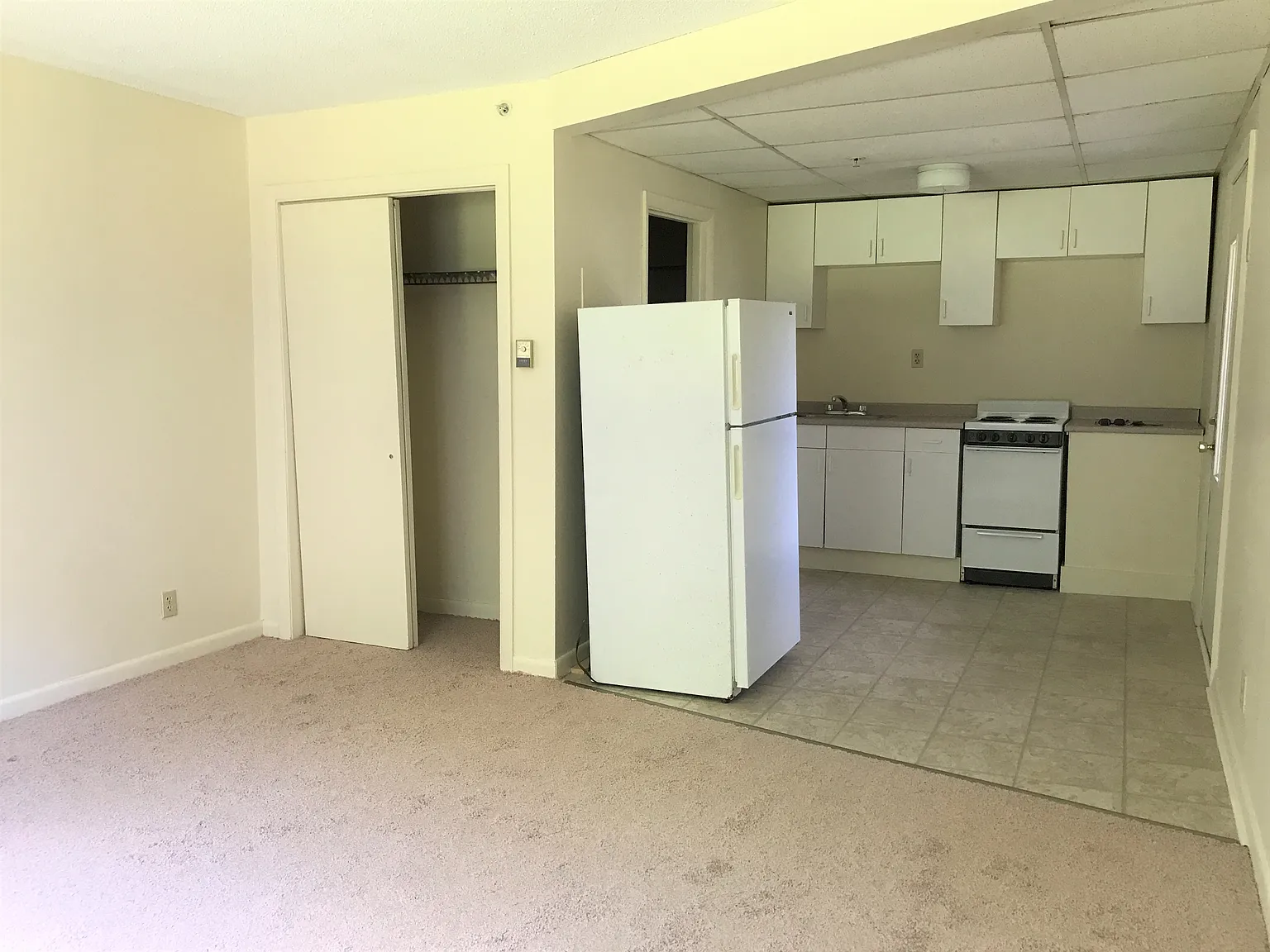 Studio, 260 sqft, $900 — Photo 3