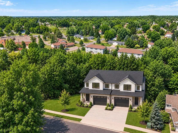2 Creamery Rd, Mc Farland, WI 53558