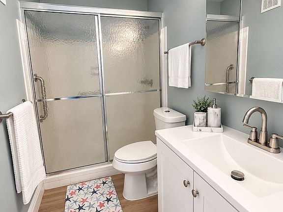 4th image of 2950 SE Ocean Blvd