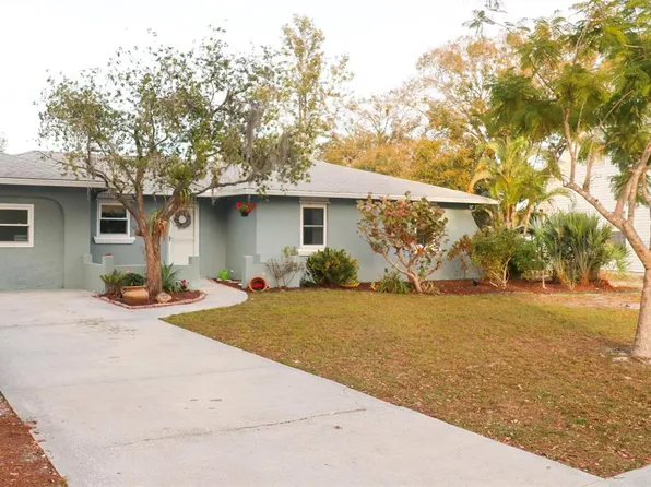 2511 Golden Poinciana Pl, Sarasota, FL 34232