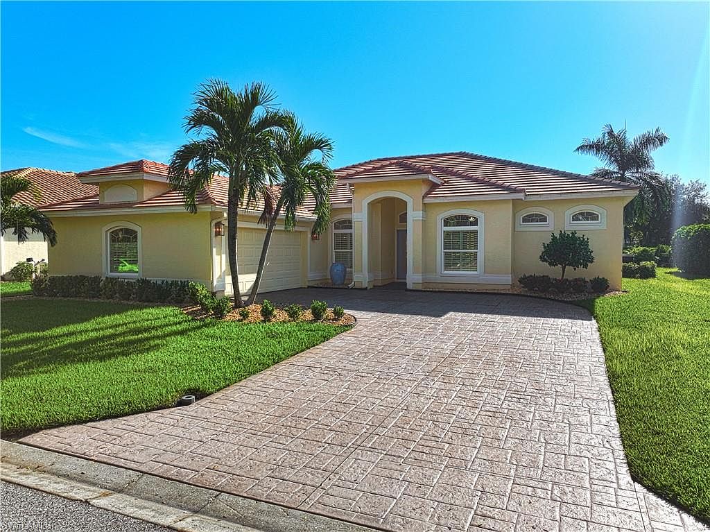 26307 Clarkston DR — Highland Woods Golf & Country Club