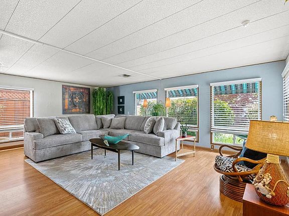 4th image of 49 Knollwood Drive