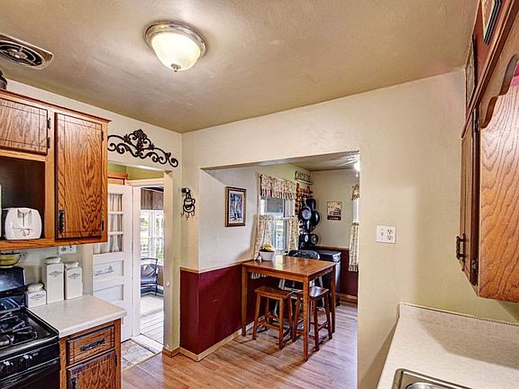 3rd image of 1282 Desnoyers St
