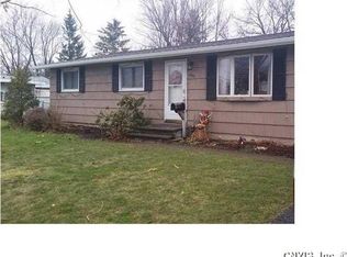 400 Sunflower Dr, Liverpool, NY 13088