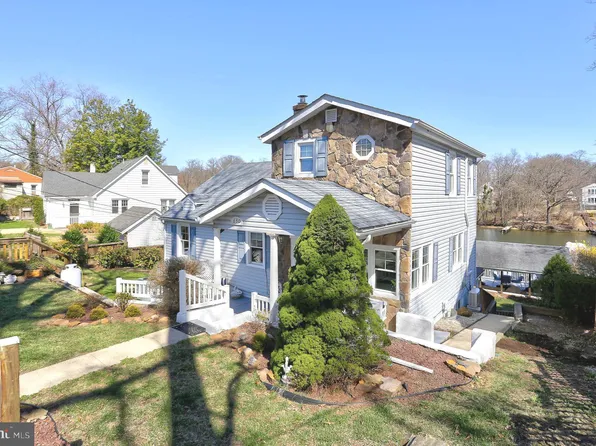 630 Laurel Dr, Pasadena, MD 21122