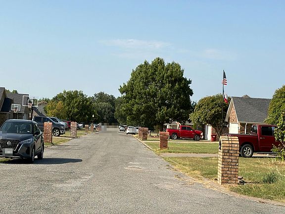 5th image of 409 Blackmon Trl