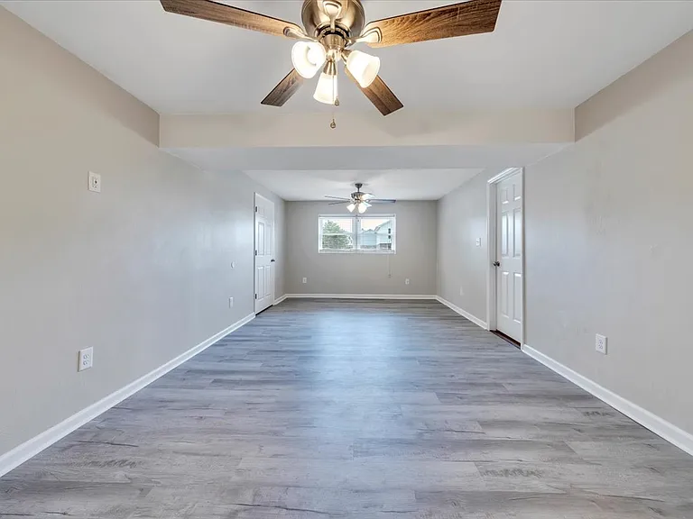 1905 Summerfield Dr — Photo 20